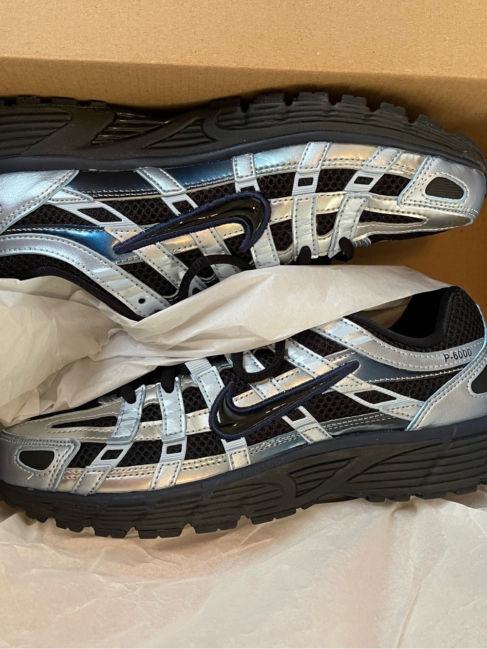 Nike Wonen’s Metallic Silver and Black P-6000 Athletic Sneakers